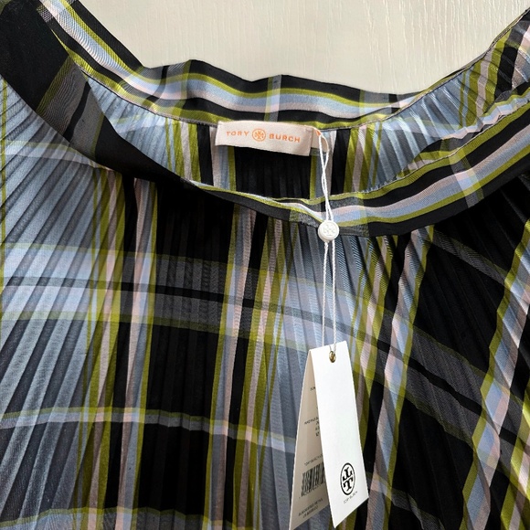 Tory Burch pleated skirt - Picture 2 of 8